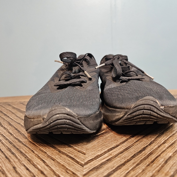Nike Women's Black Running Shoes - Picture 6 of 8